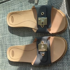 Black Dr. Scholl's sandal